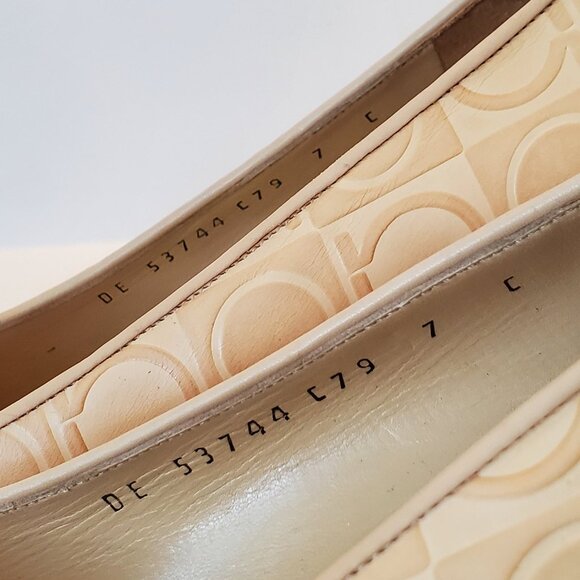 Salvatore Ferragamo Pump - Picture 3 of 7